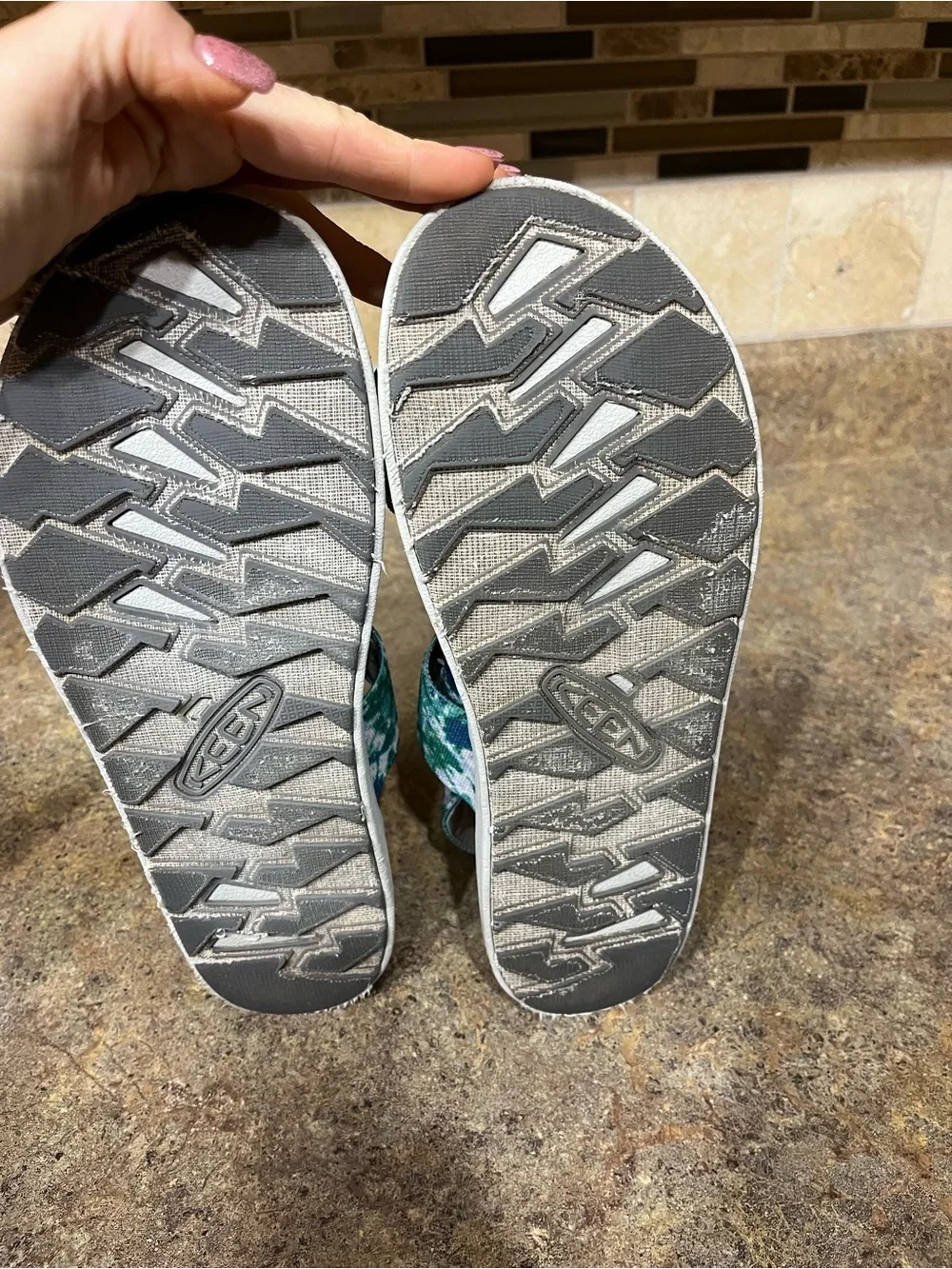 KEEN Elle Backstrap Sandals Women’s 9.5 Porcelain Tie Dye Blue Green Vacation